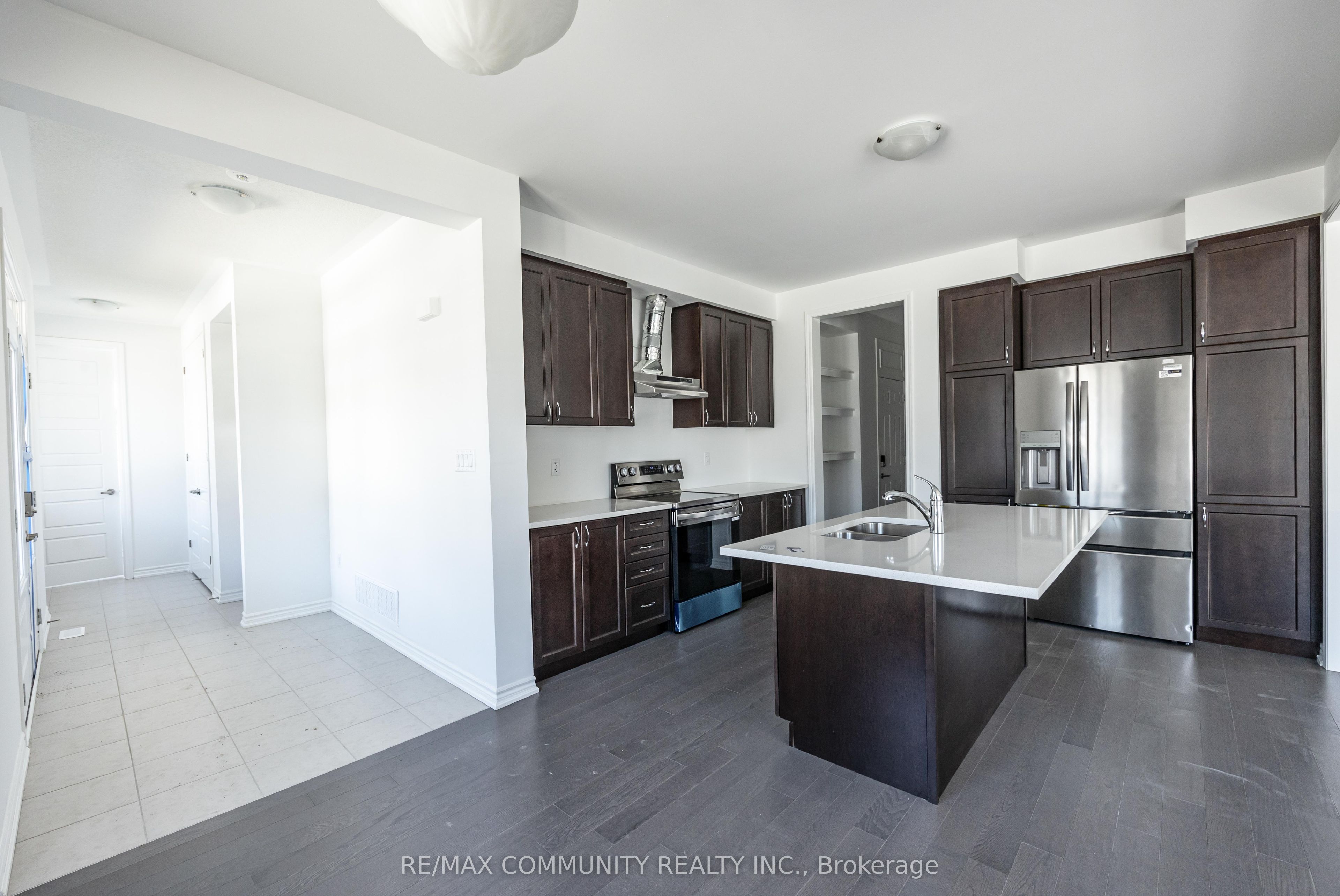 1483 Mockingbird Square