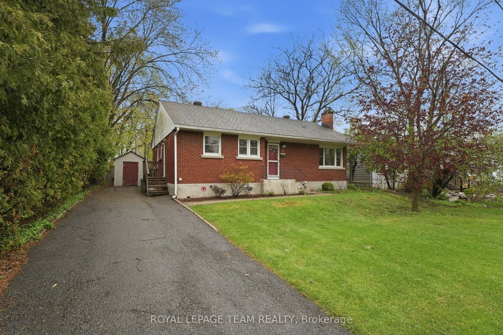 Photo of 49 Crownhill Street, Beacon Hill North - South and Area, ON K1J 7K5 (MLS # X13423038)