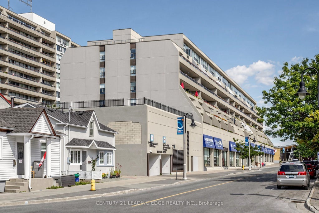 Photo of 50 RICHMOND Street E #429, Oshawa, ON L1G 7C7 (MLS # E13807354)