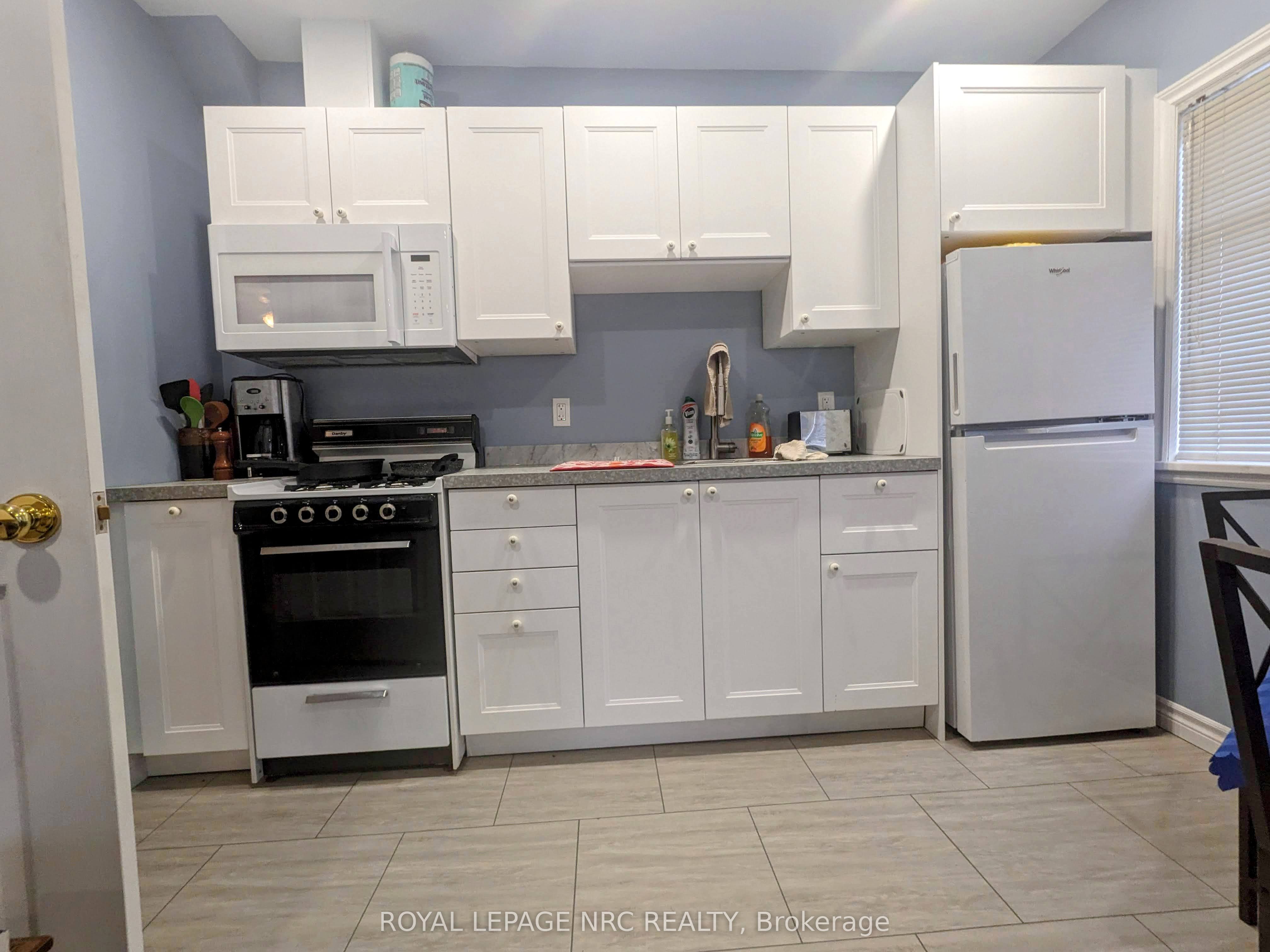 372 BEECHWOOD Avenue B