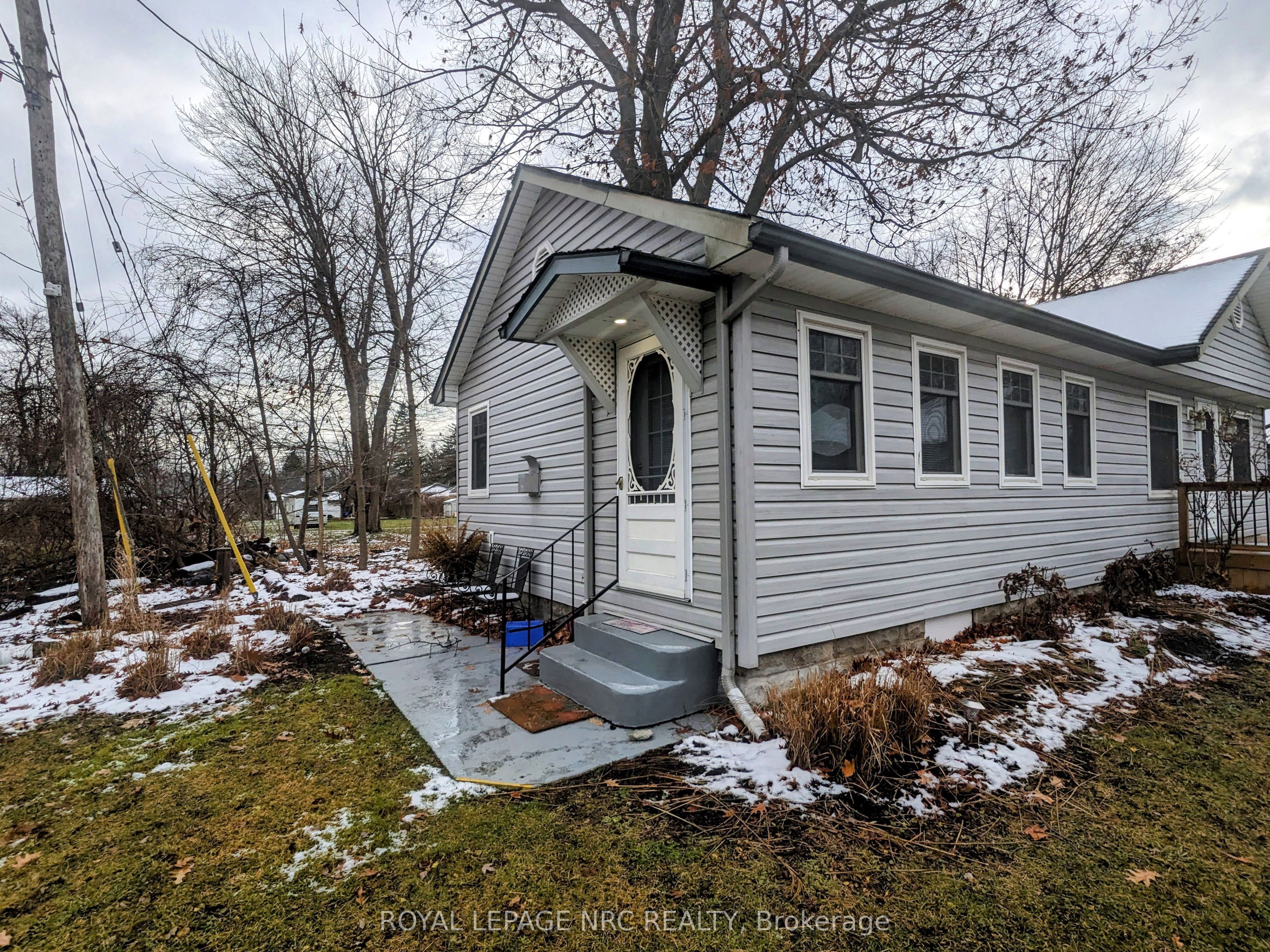 372 BEECHWOOD Avenue B