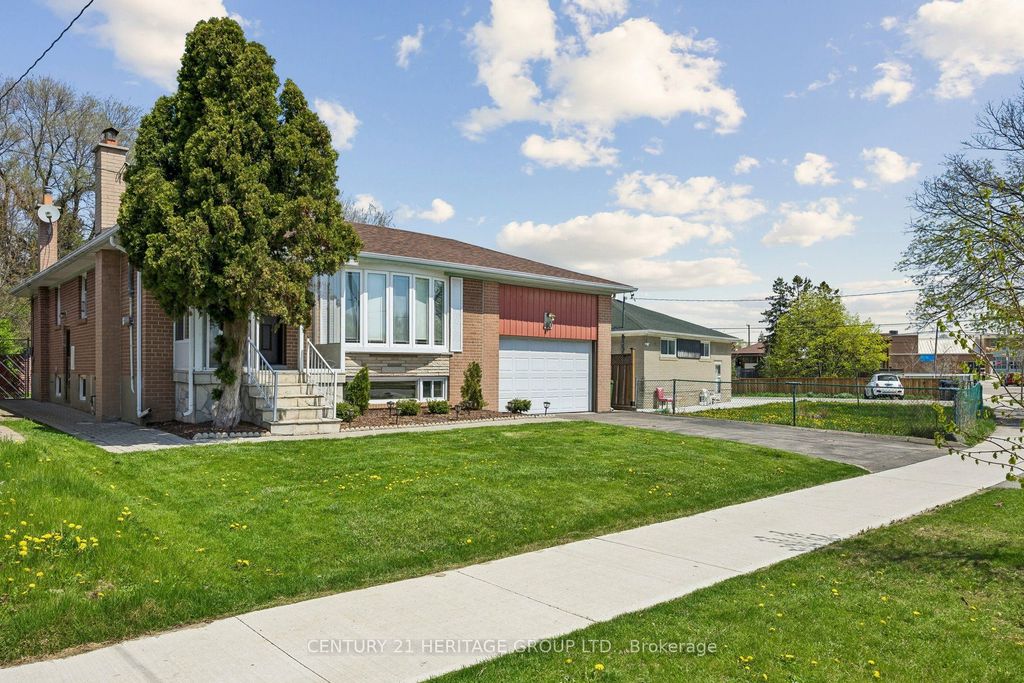Photo of 40 Amaron Avenue, Toronto, ON M9V 1Z1 (MLS # W13094170)