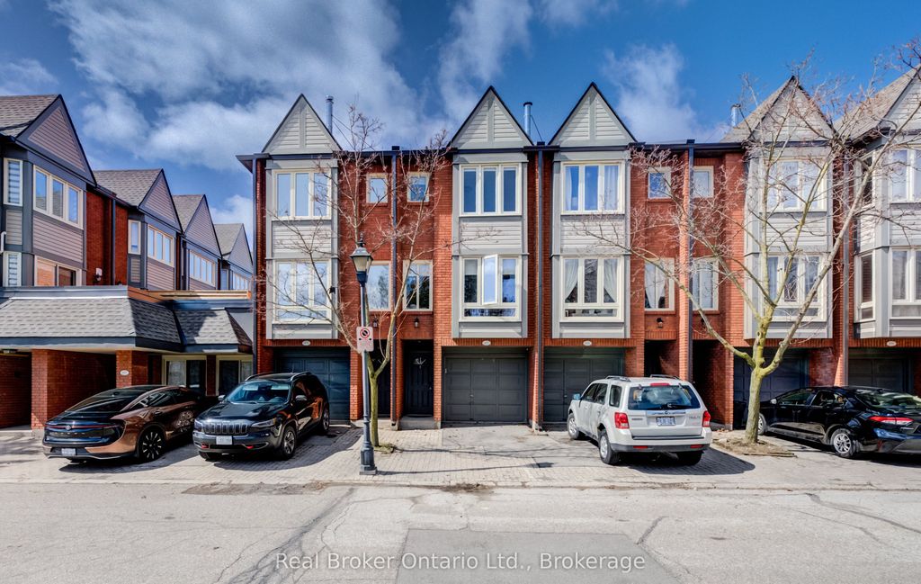 Photo of 895 Maple Avenue #617, Burlington, ON L7S 2H7 (MLS # W13086852)