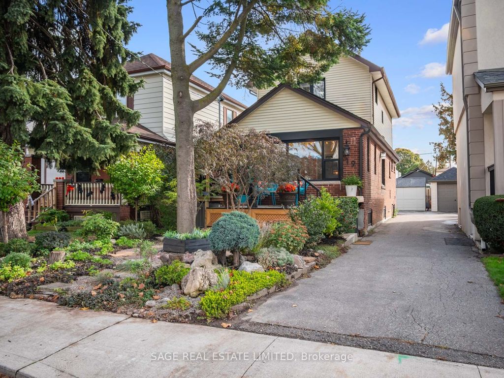 Photo of 19 SAVOY Avenue, Toronto, ON M4C 2X4 (MLS # E12483213)