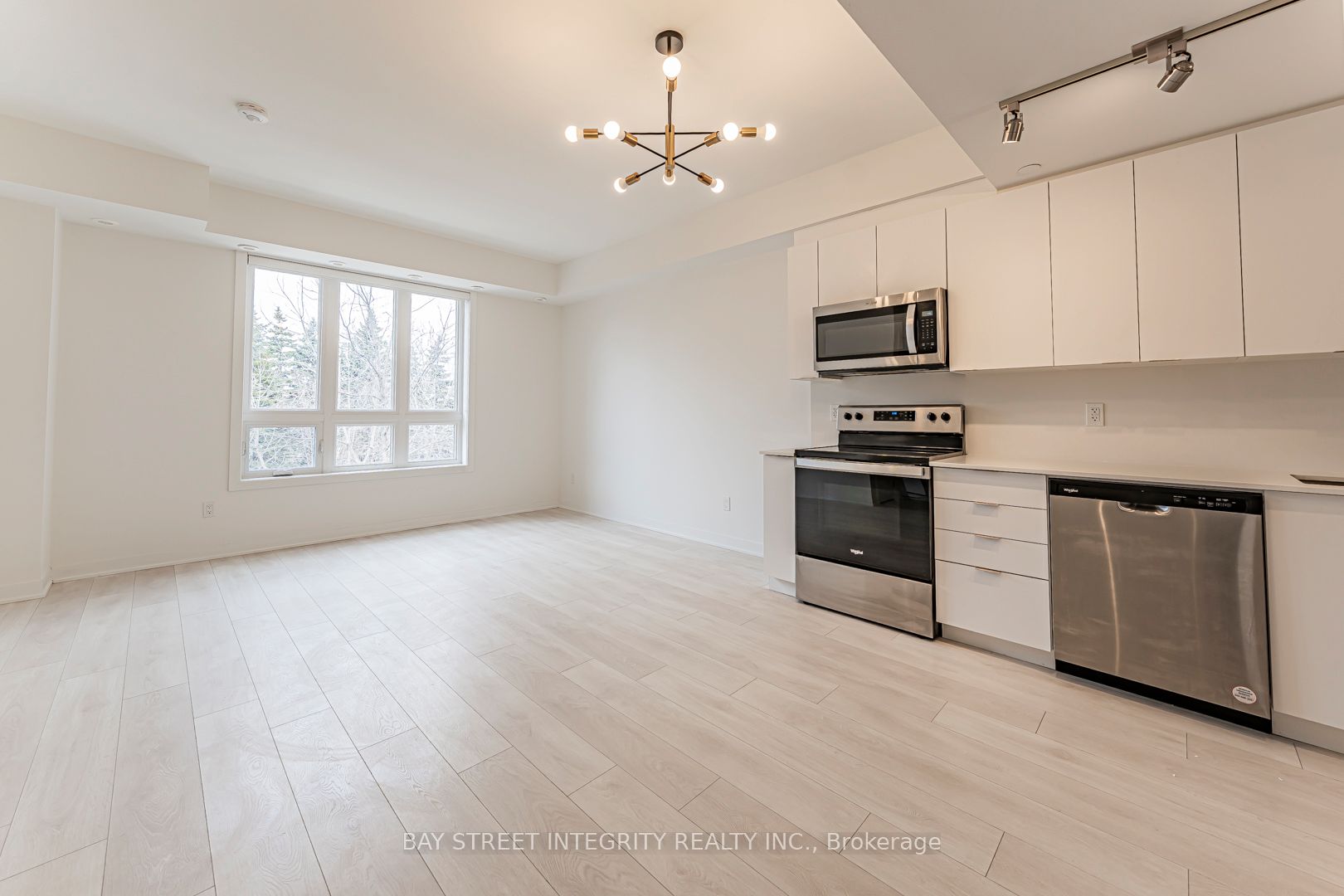 4045 Hickory Drive 7