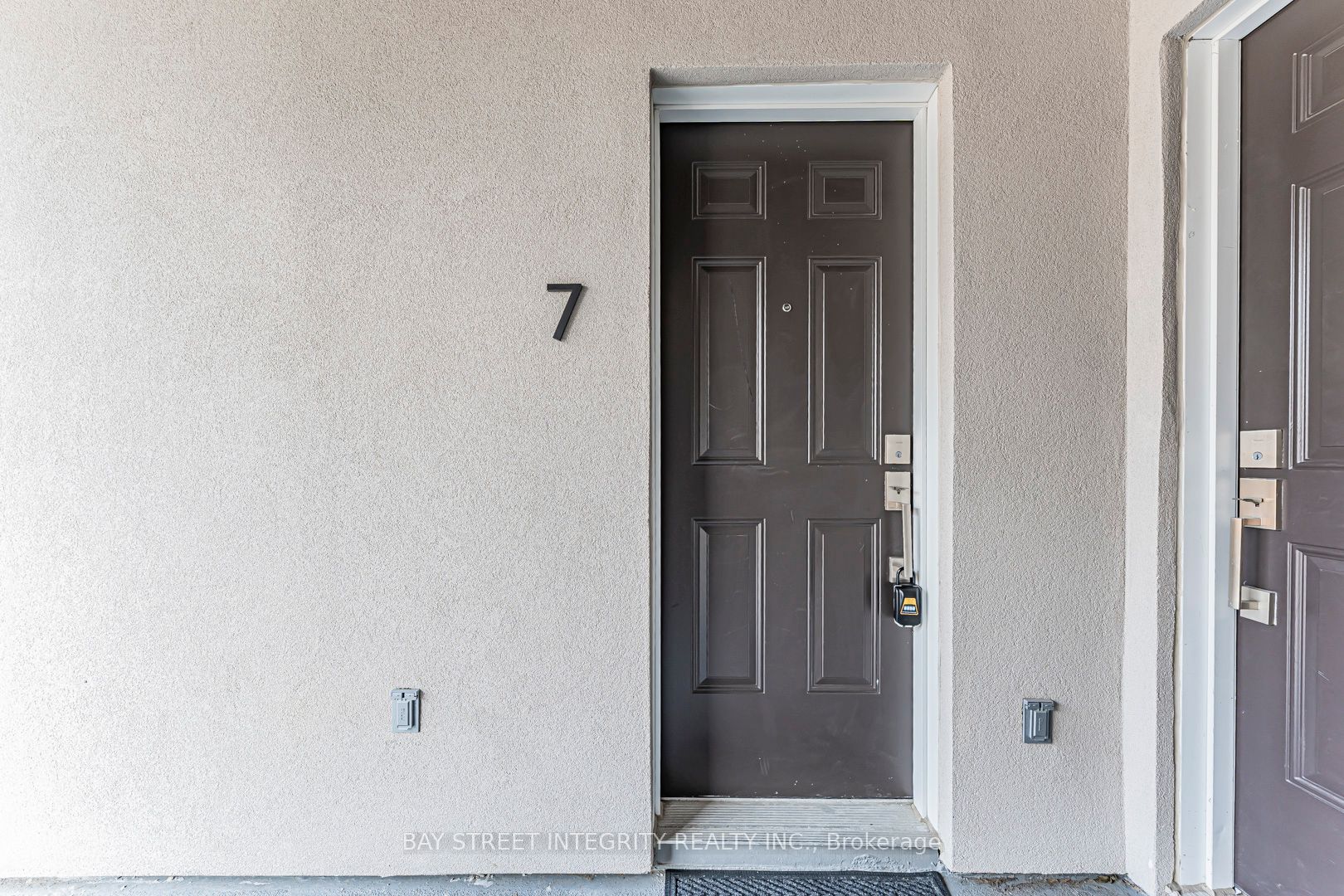 4045 Hickory Drive 7