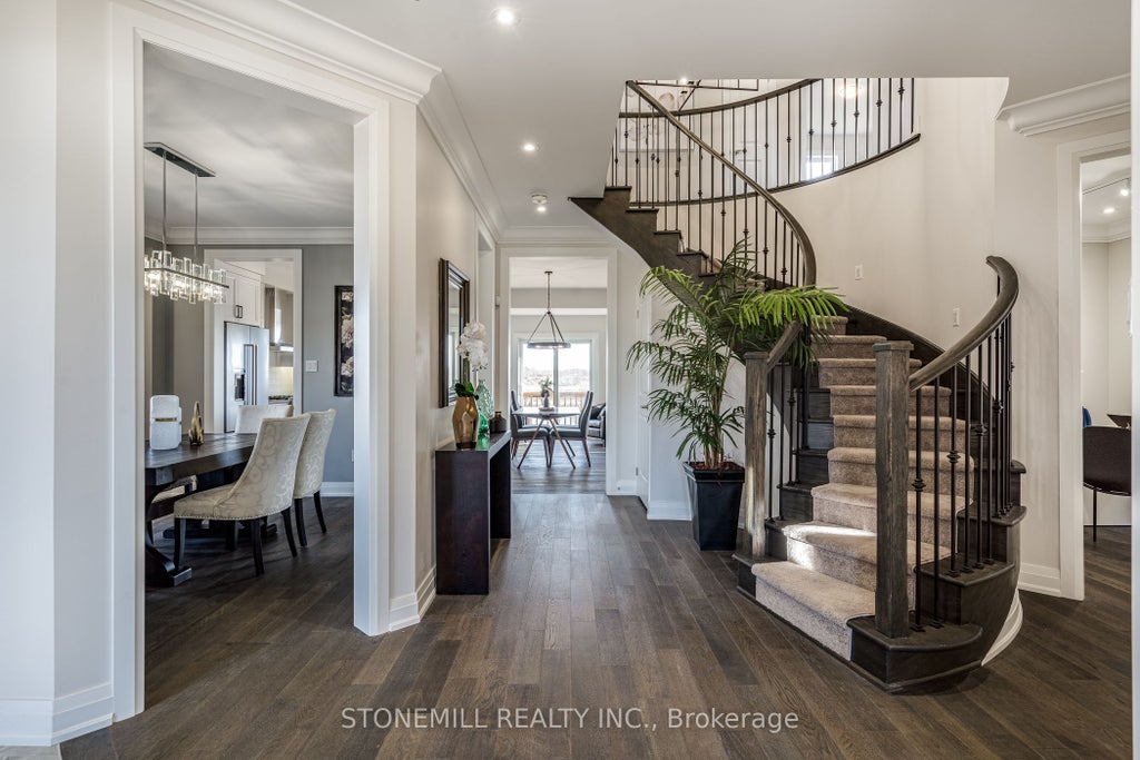 Photo of 156 Shoreview Drive, Welland, ON L3B 0H3 (MLS # X13715094)