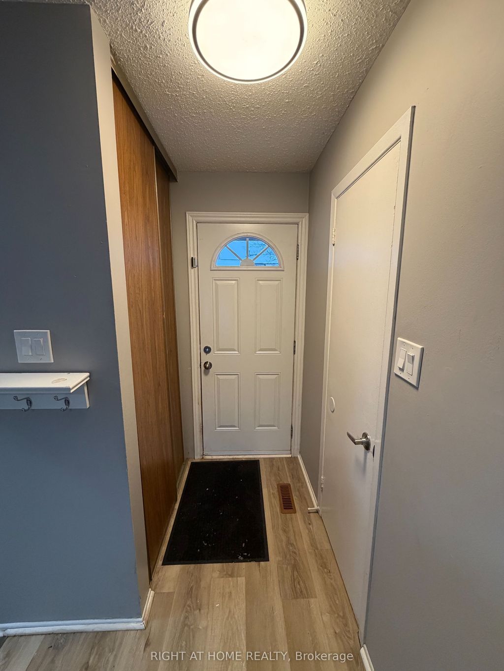 Photo of 2570 Southvale Crescent #154, Elmvale Acres and Area, ON K1B 5B6 (MLS # X12639736)