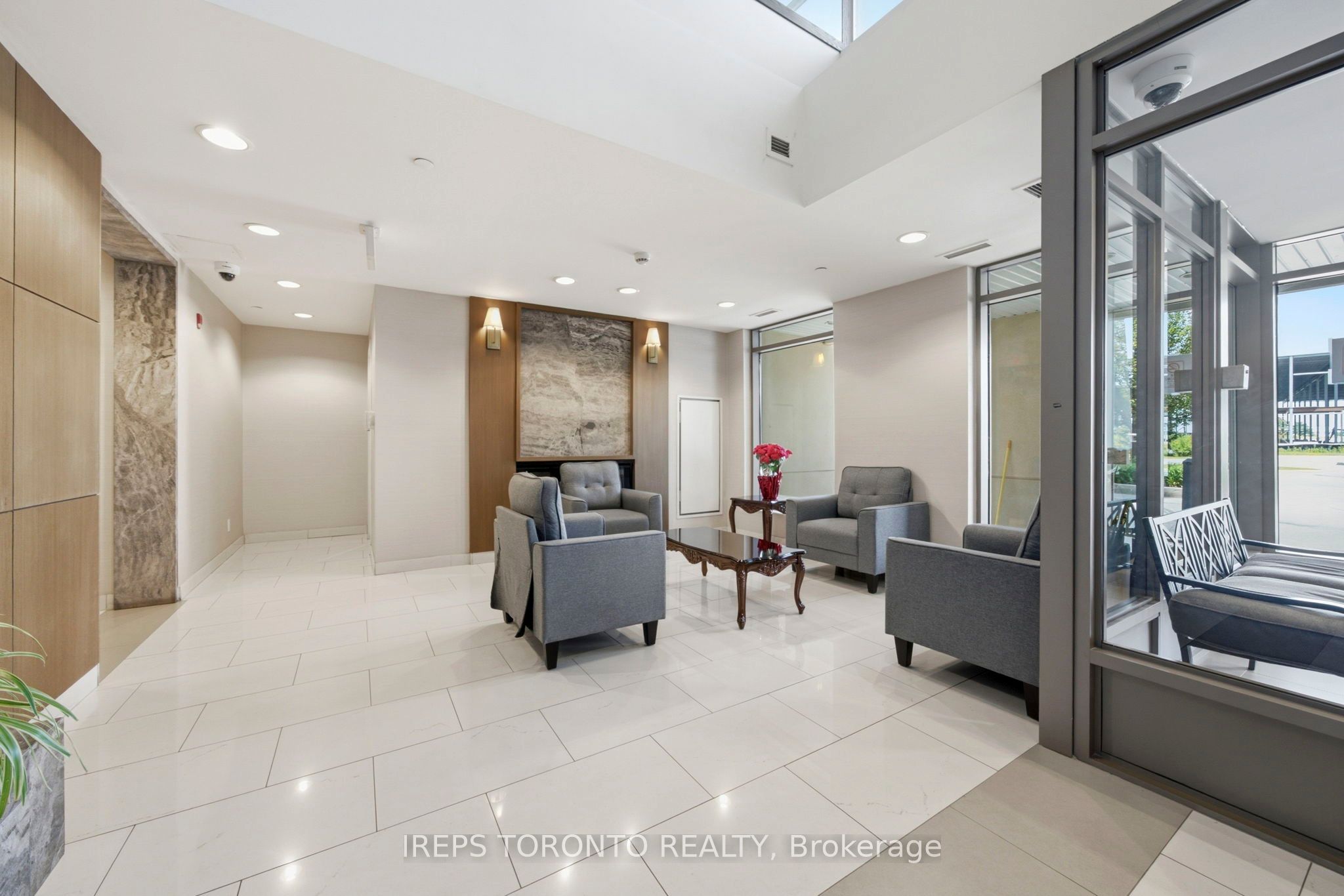 75 Norman Bethune Avenue 209