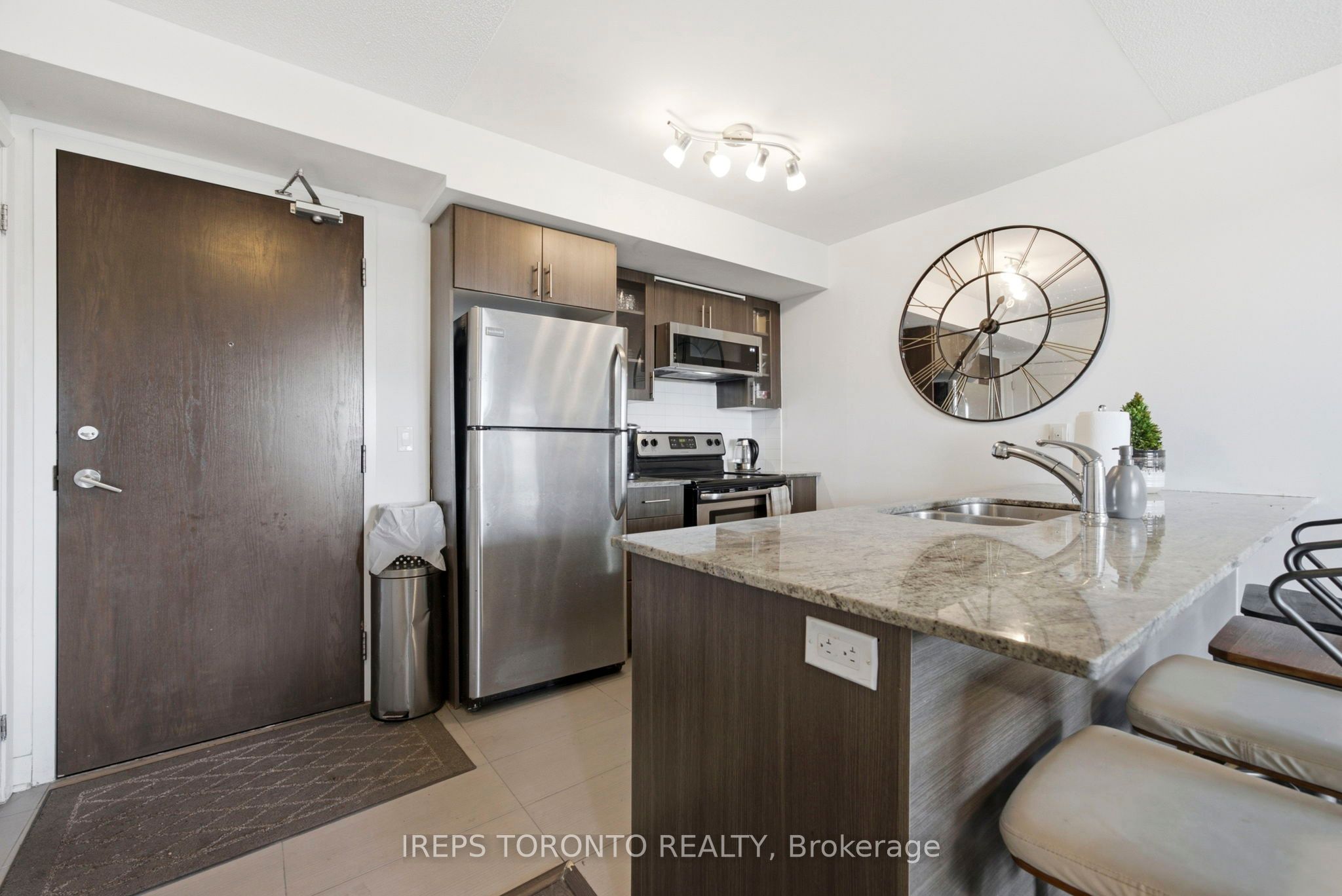 75 Norman Bethune Avenue 209