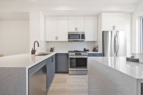 10 Lunar Crescent 21 Mississauga ON L5M 2P6