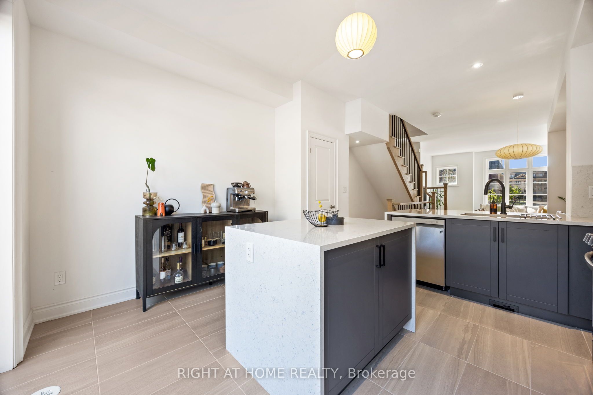 10 Lunar Crescent 21