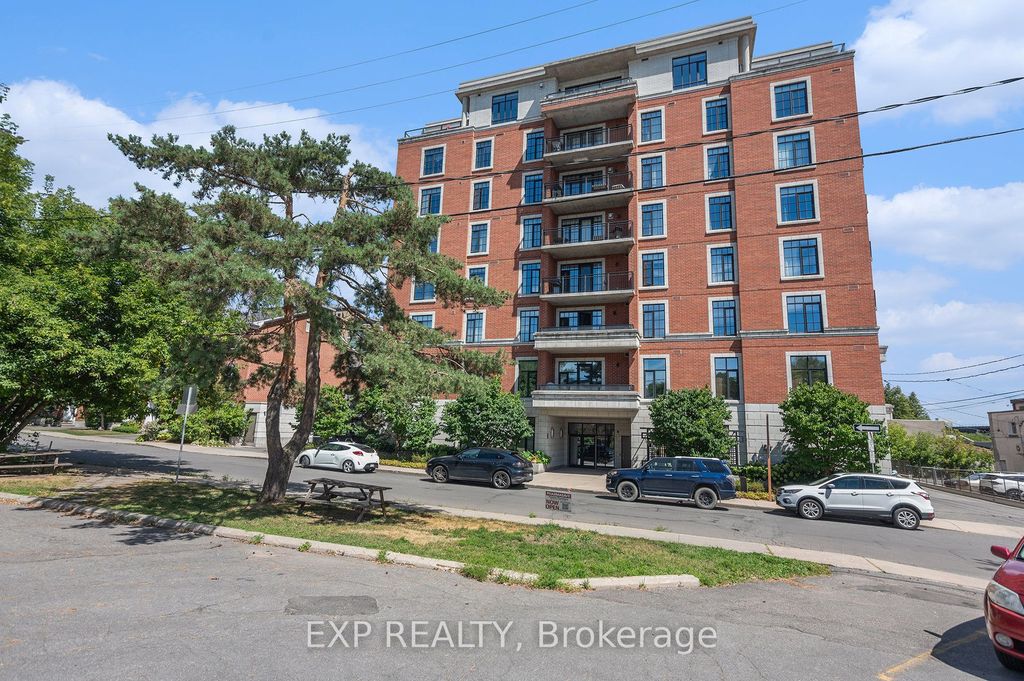 Photo of 327 Breezehill Avenue S #403, Dows Lake - Civic Hospital and Area, ON K1Y 1R6 (MLS # X13080678)