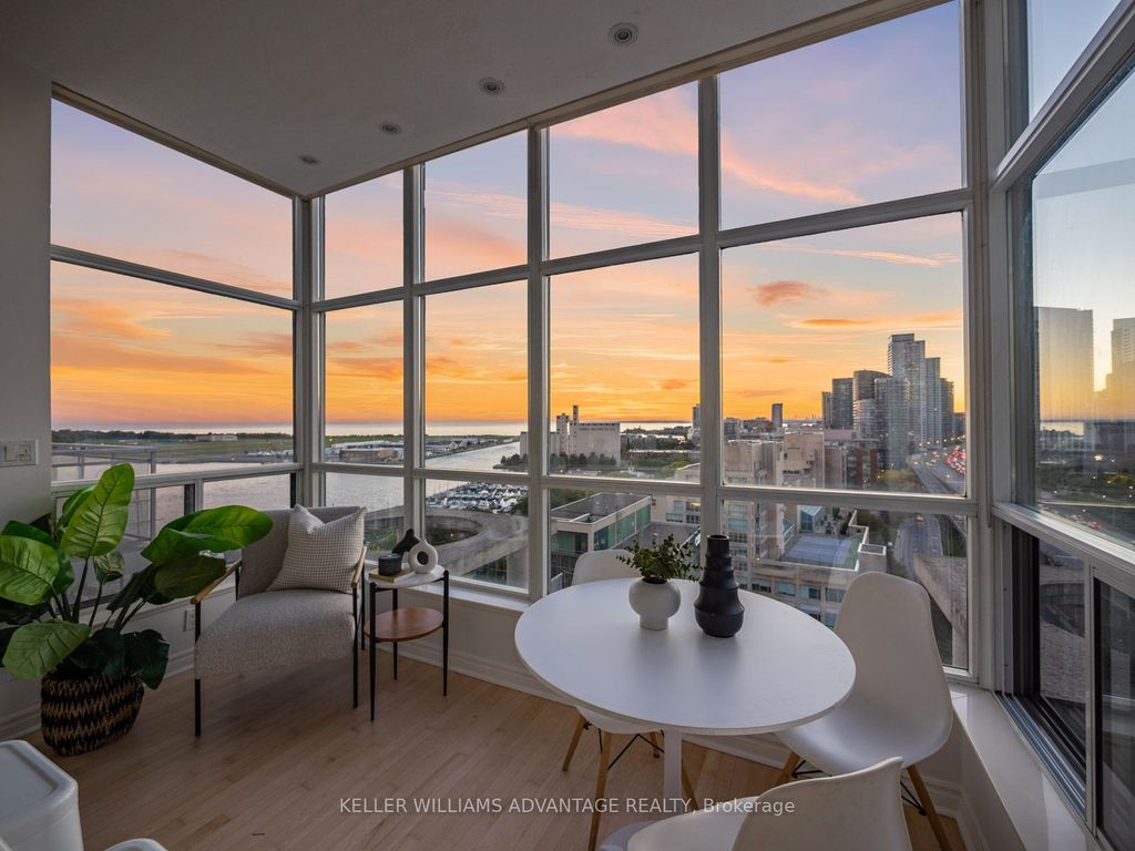 Photo of 410 Queens Quay W #UPH3, Toronto, ON M5V 3T1 (MLS # C12441207)