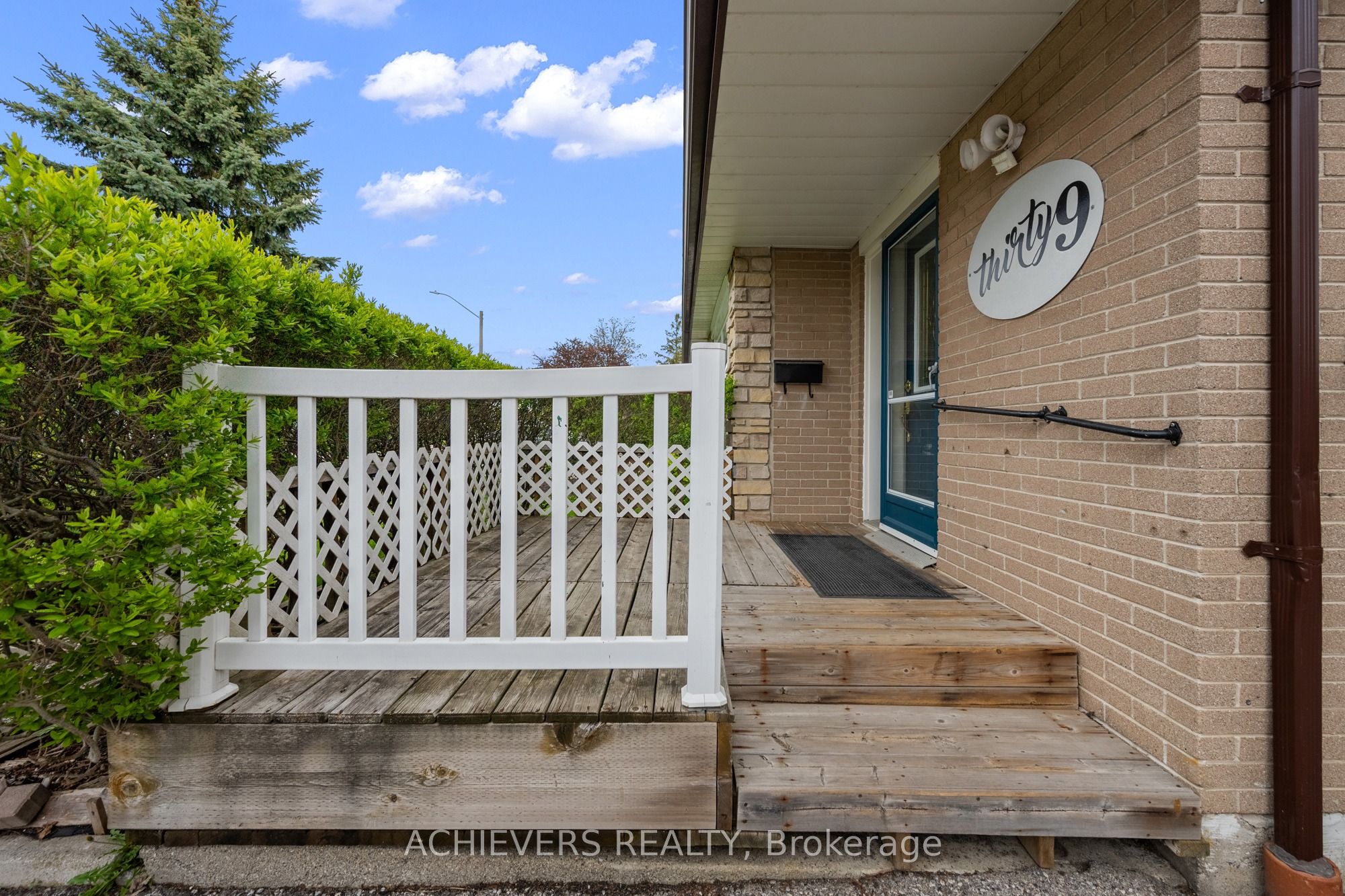 39 Danesbury Crescent