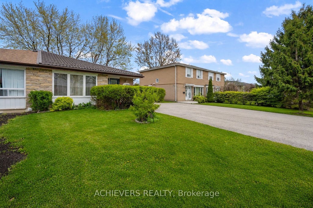 Photo of 39 Danesbury Crescent, Brampton, ON L6T 1T2 (MLS # W13775820)