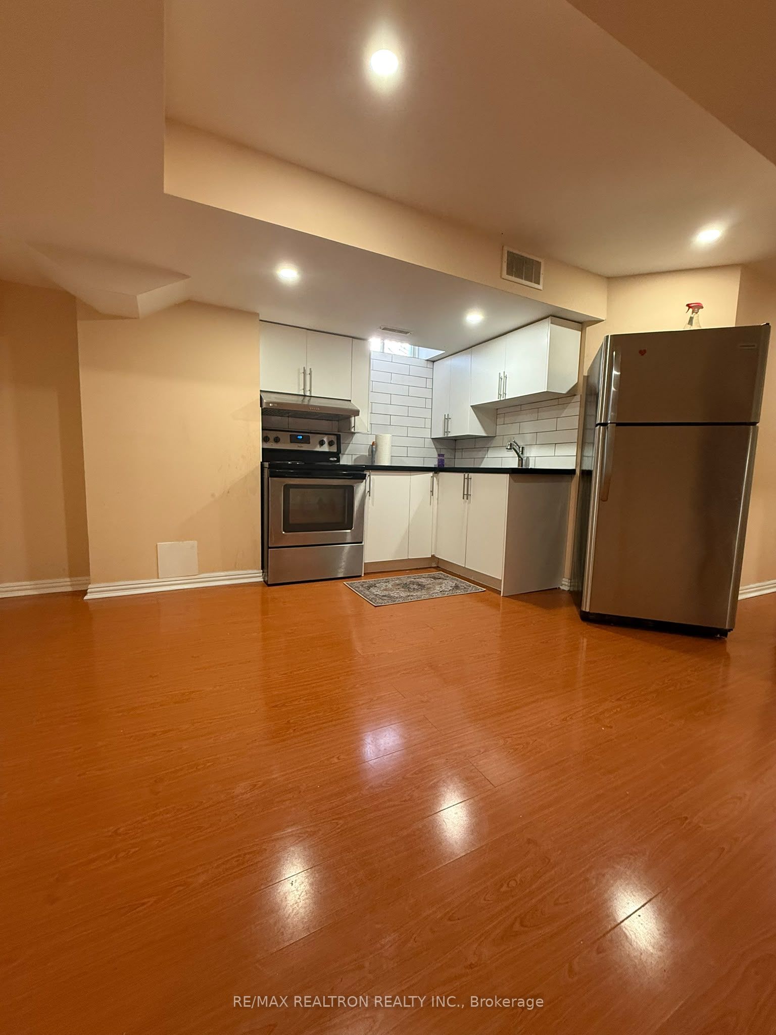 33 Billingsley Crescent Bsmt