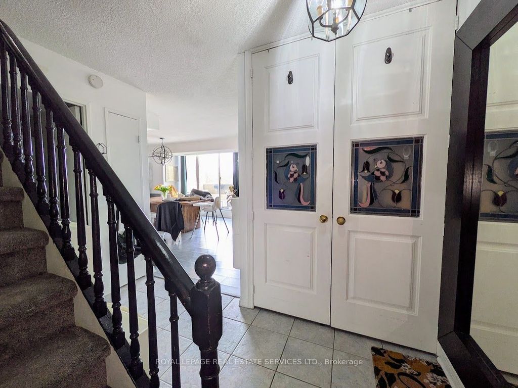Photo of 1300 Marlborough Court #325, Oakville, ON L6H 2S2 (MLS # W13077234)