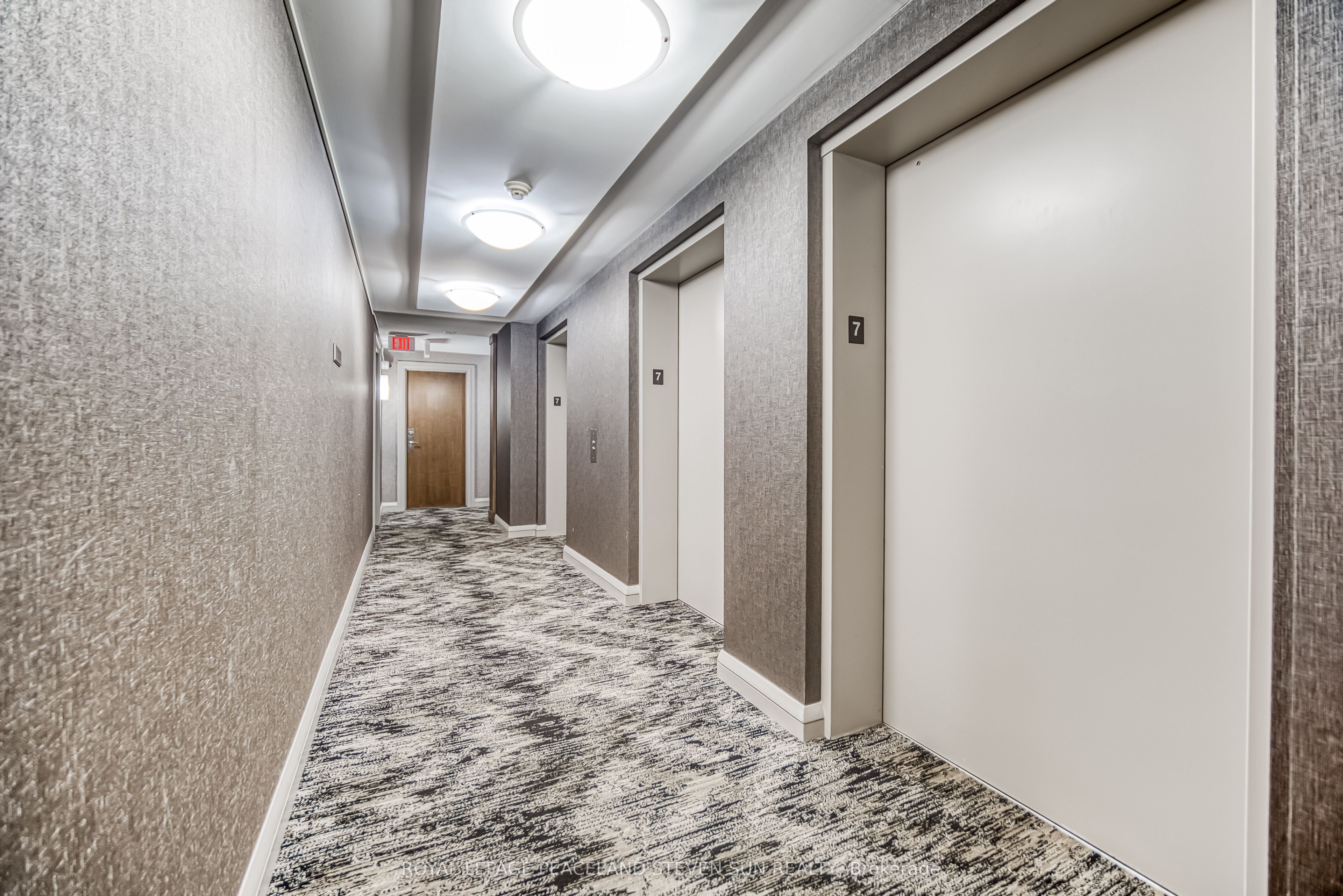 21 Hillcrest Avenue 702