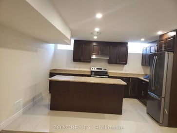 58 Gibson Circle Lower Bradford West Gwillimbury ON L3Z 0X1