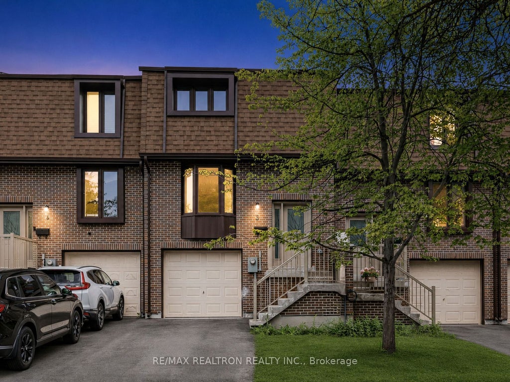 Photo of 11 Plaisance Road #3, Richmond Hill, ON L4C 5H1 (MLS # N13673602)