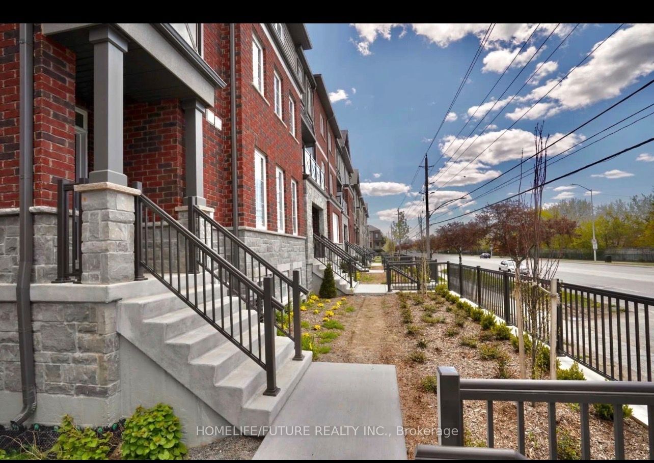 445 Ontario Street S 70