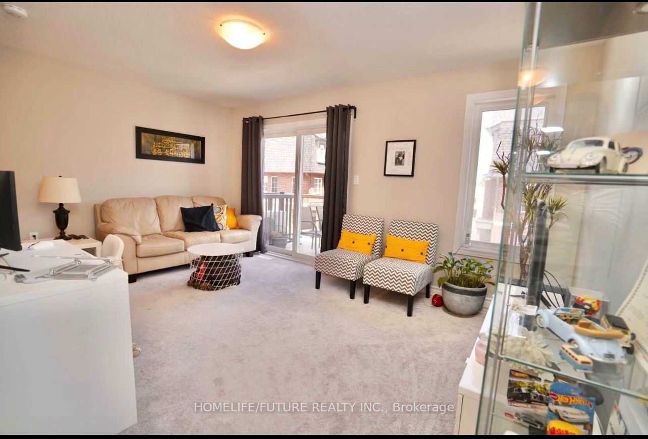 445 Ontario Street S 70