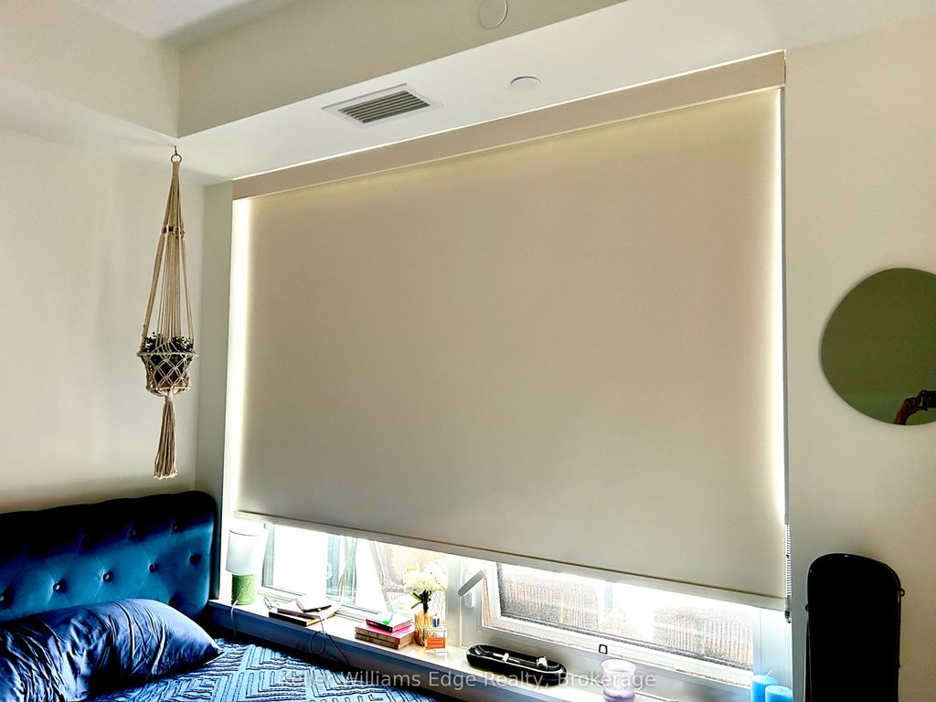 Photo of 3220 William Coltson Avenue #1401, Oakville, ON L6H 7X9 (MLS # W12524160)