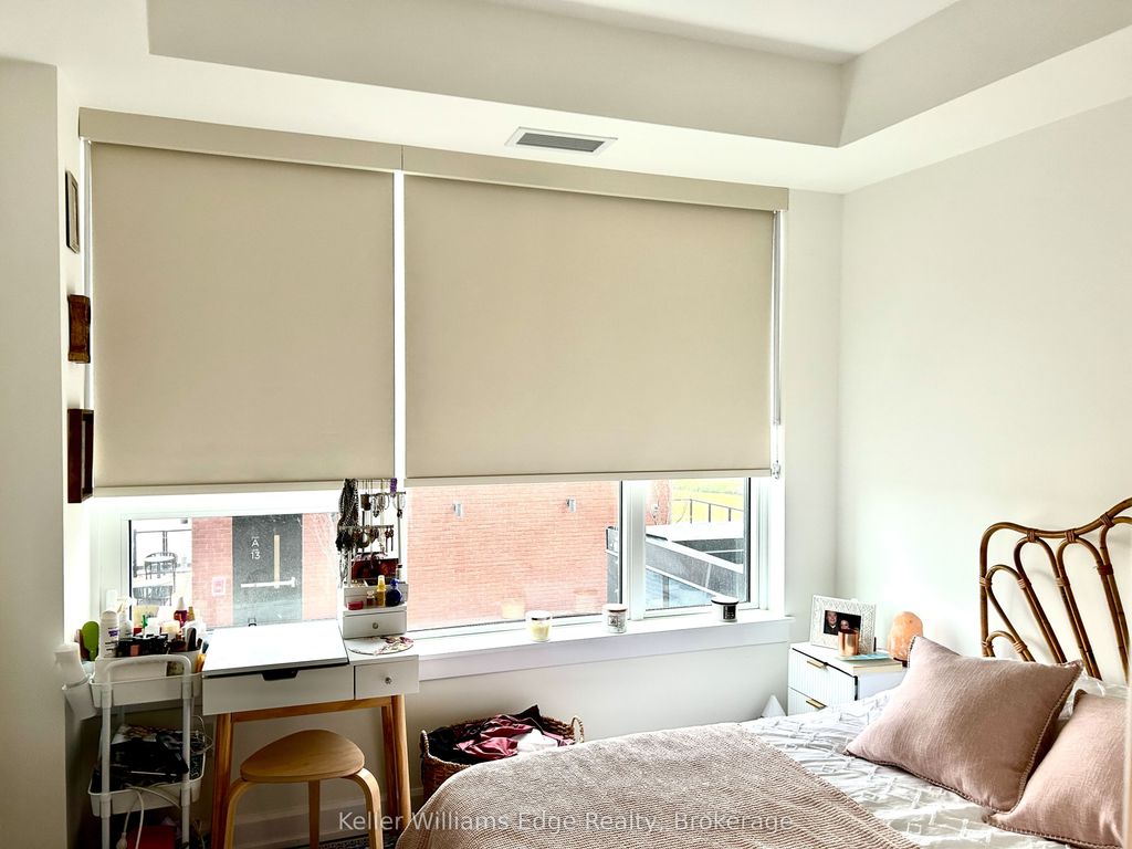 Photo of 3220 William Coltson Avenue #1401, Oakville, ON L6H 7X9 (MLS # W12524160)