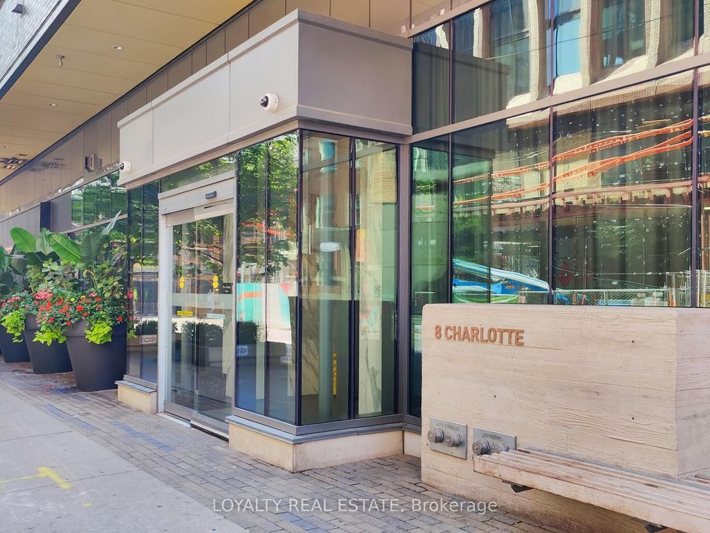 Photo of 8 charlotte Street #3305, Toronto, ON M5V 0K4 (MLS # C12447650)