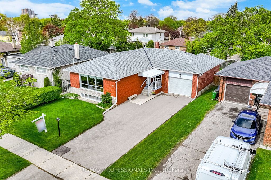 Photo of 7 Pettit Drive, Toronto, ON M9R 2W6 (MLS # W13007172)