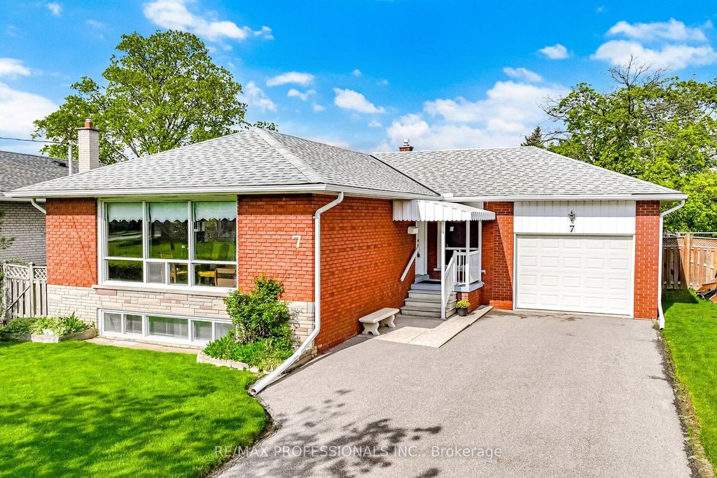 Photo of 7 Pettit Drive, Toronto, ON M9R 2W6 (MLS # W13007172)