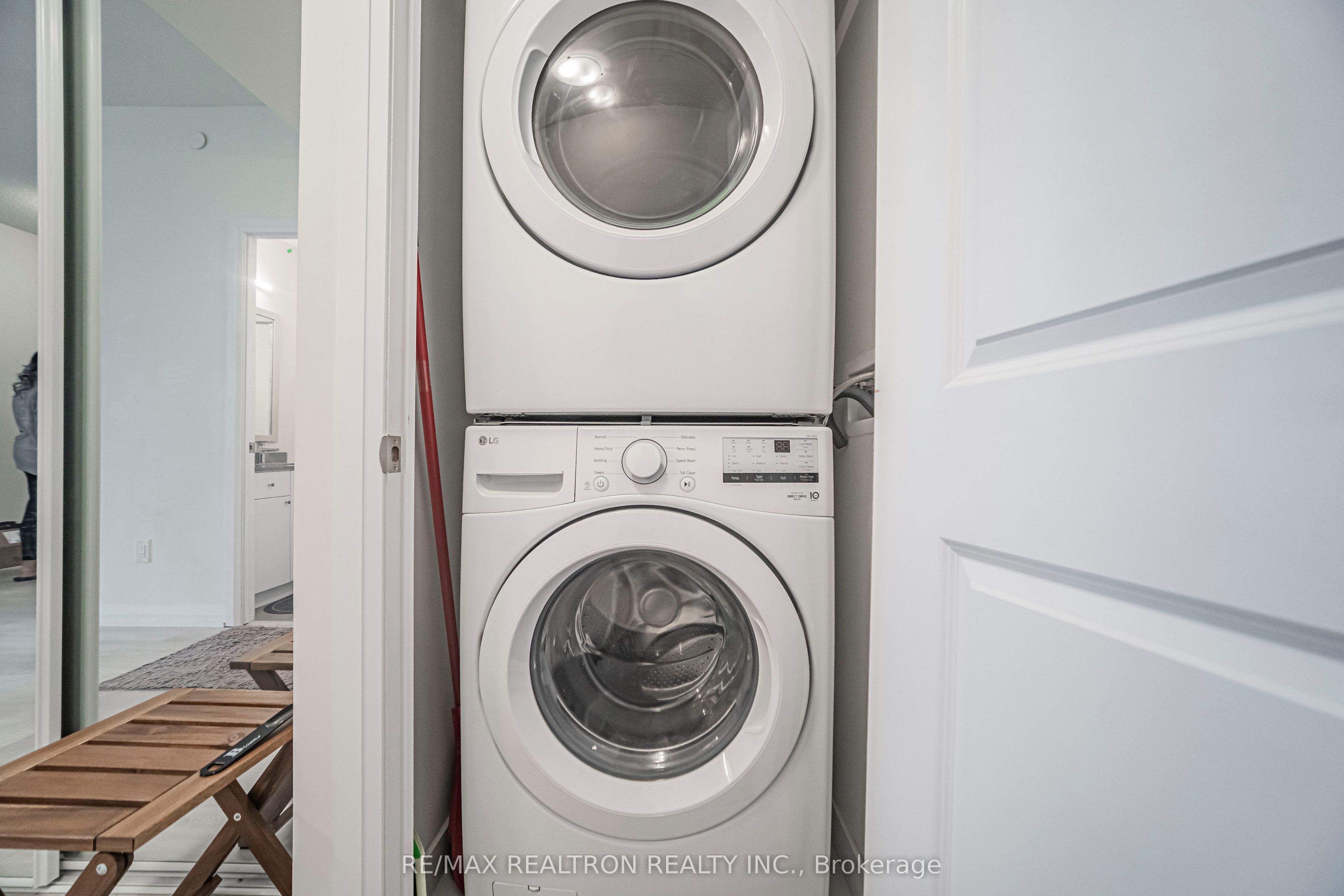 3260 SHEPPARD Avenue E 2203