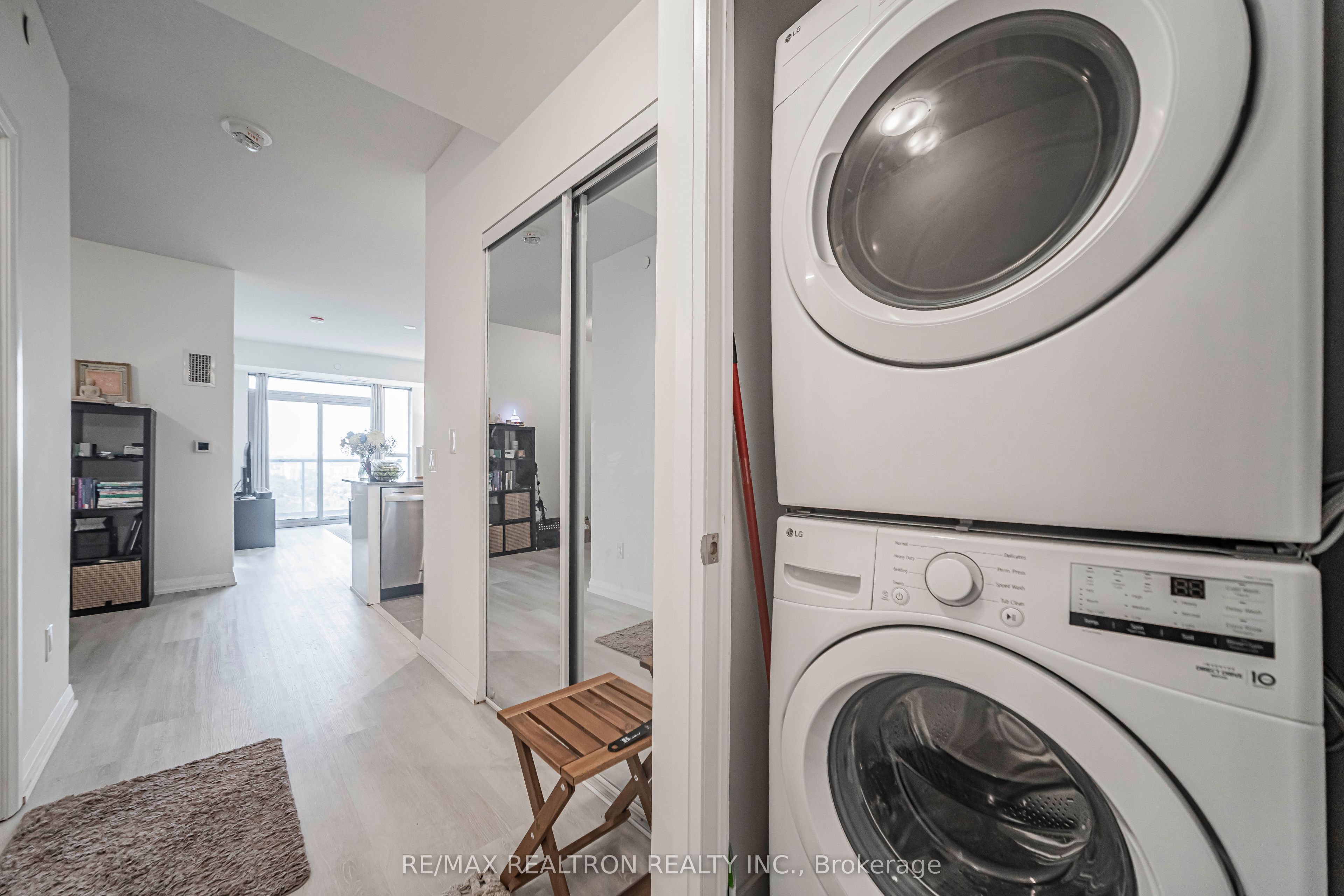 3260 SHEPPARD Avenue E 2203