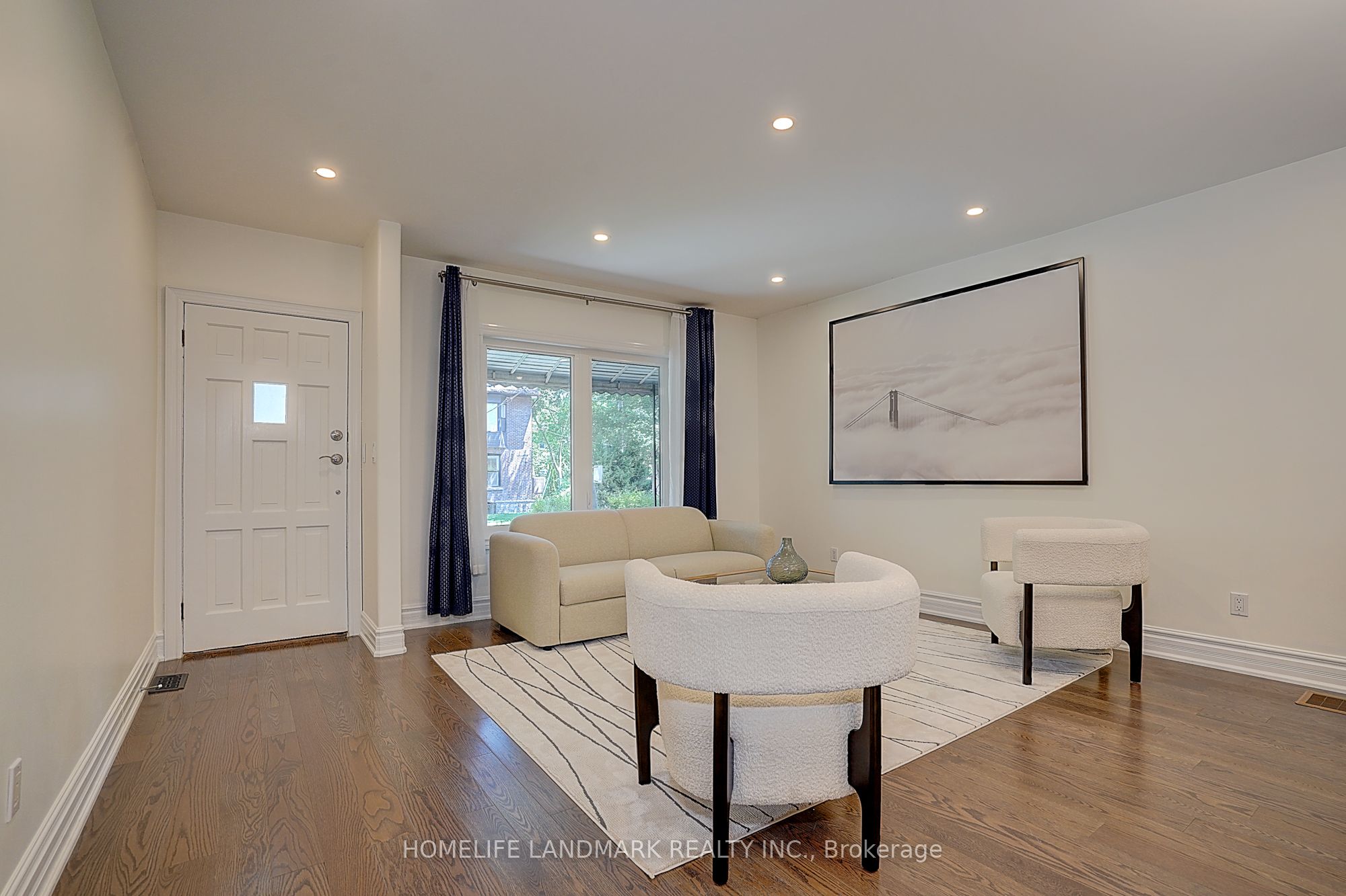 596 Palmerston Avenue