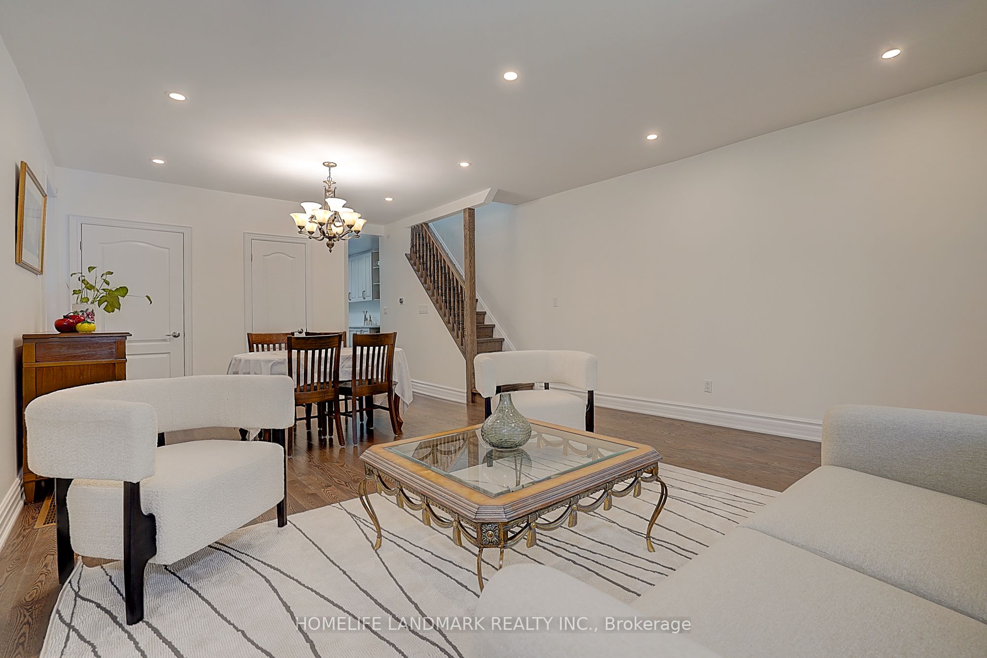 596 Palmerston Avenue