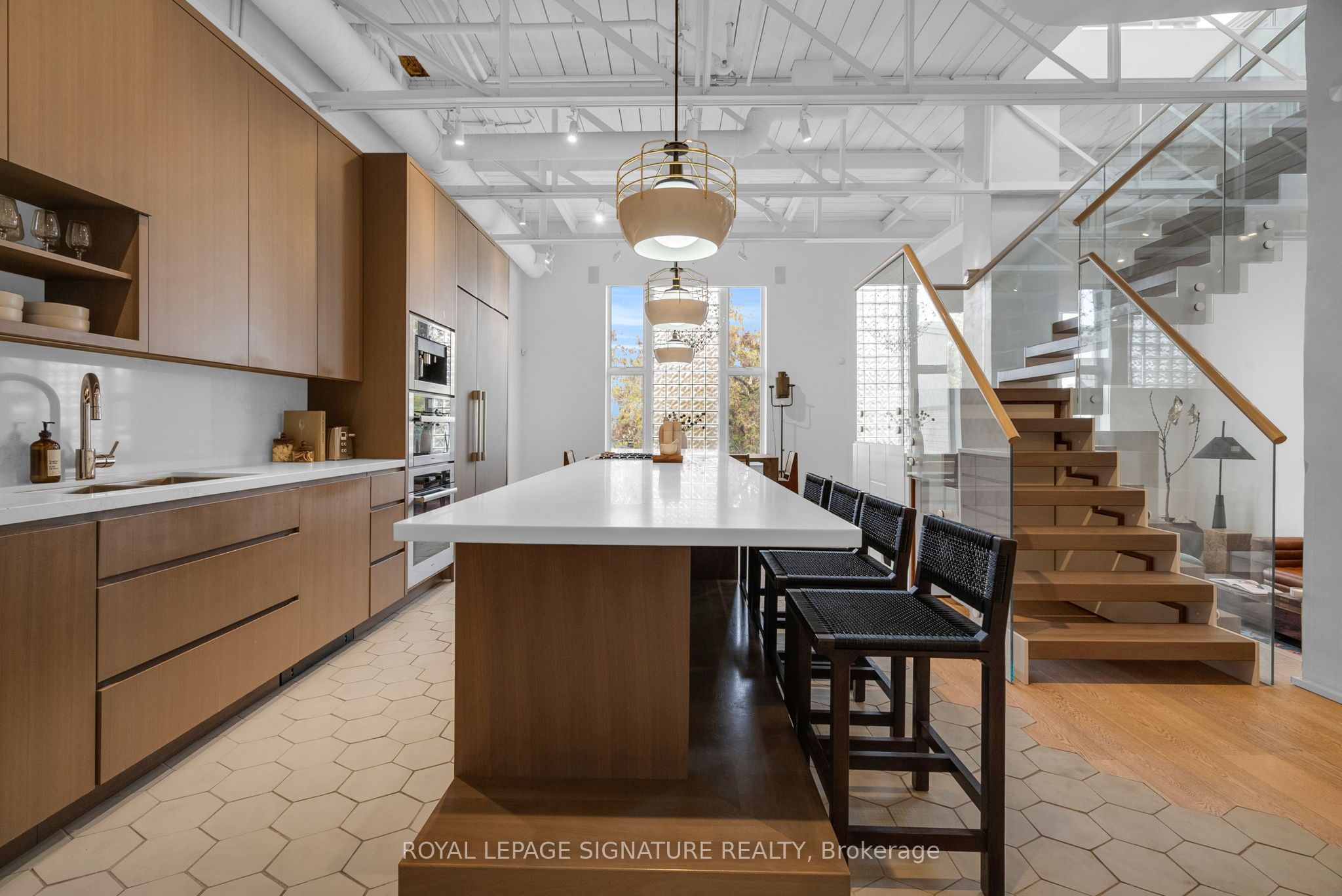 676 Richmond Street W 209