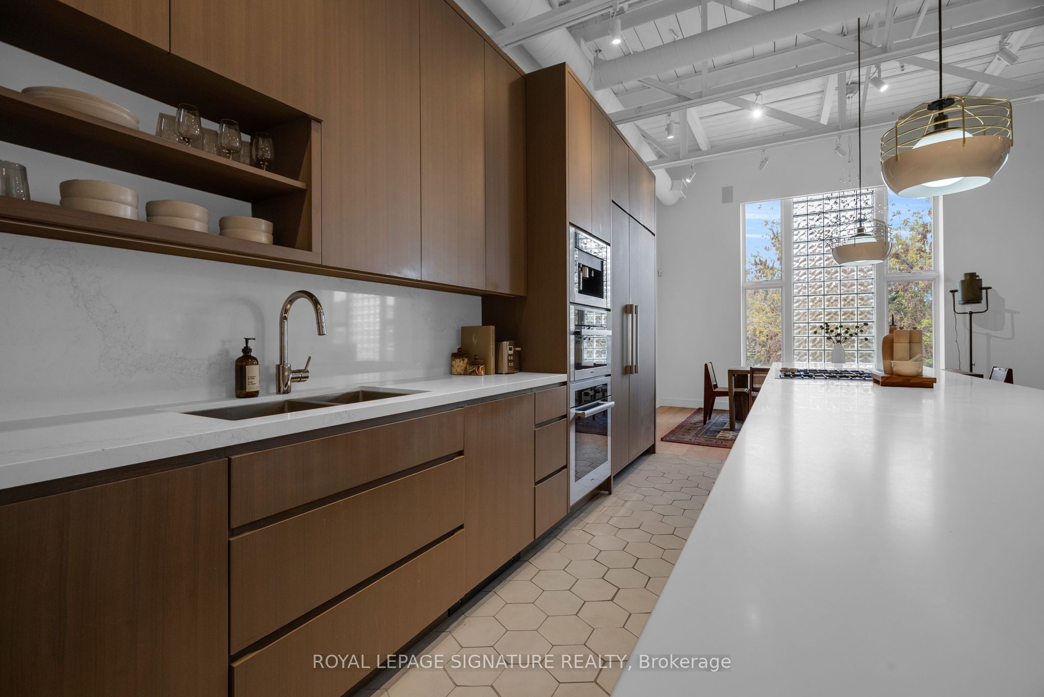 676 Richmond Street W 209