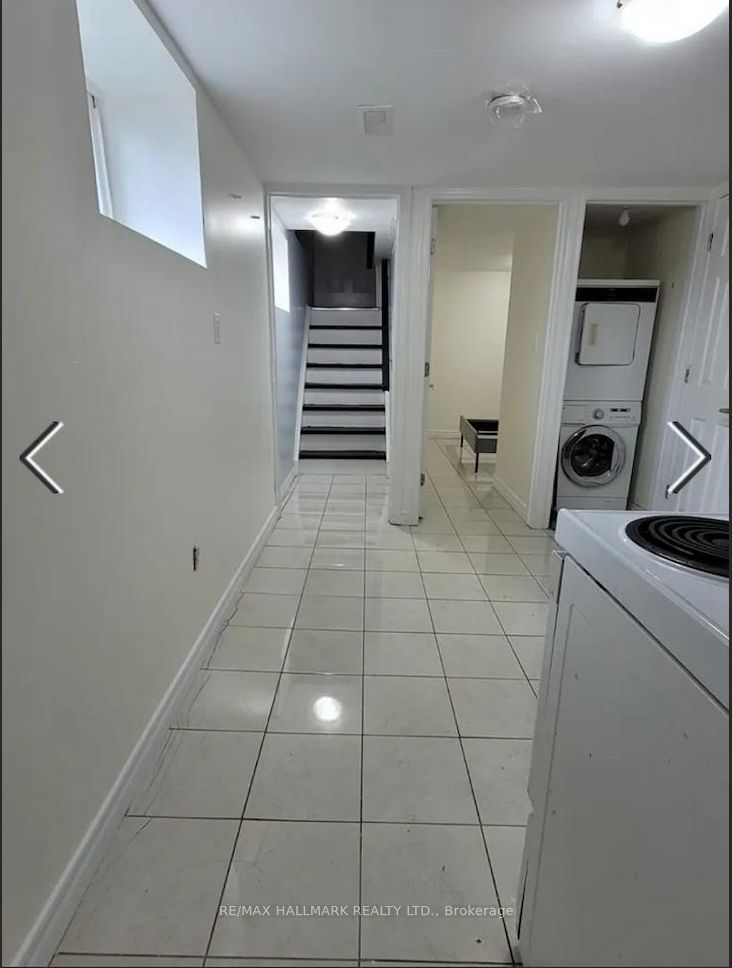 702 Bathurst Street Lower