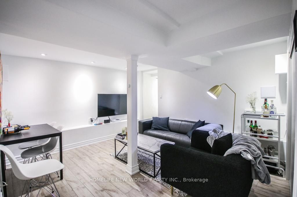 679 Gladstone Avenue Lower