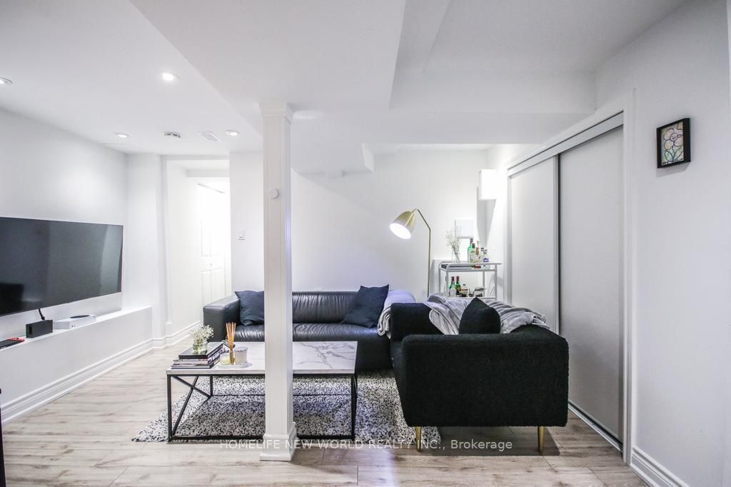 679 Gladstone Avenue Lower