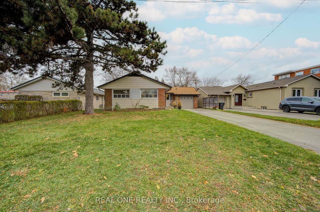 Photo of 26 ELVASTON Drive, Toronto, ON M4A 1M9 (MLS # C12672740)