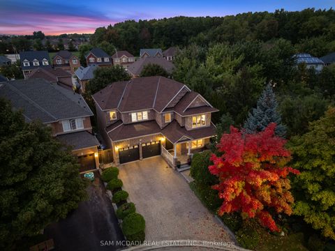 3859 Pondview Way Mississauga ON L5N 8K1