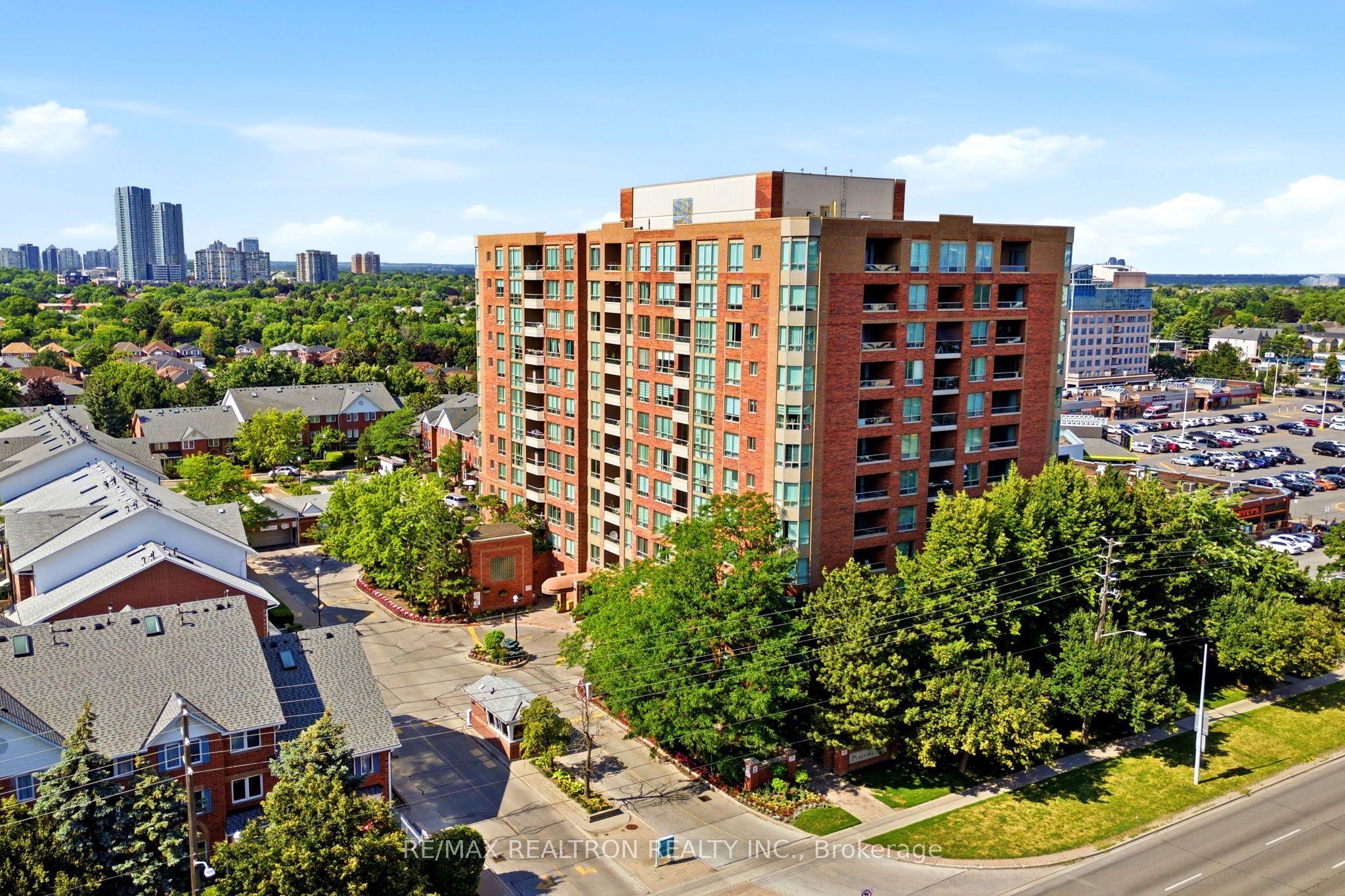 Photo 1 of 30 — 850 Steeles Avenue W 1103, Vaughan, ON L4J 8E7