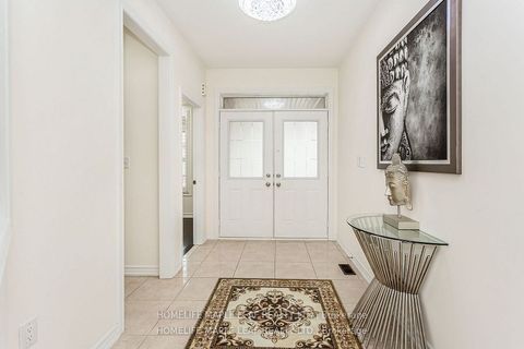 11 Cloverhaven Road Brampton ON L6P 4E4