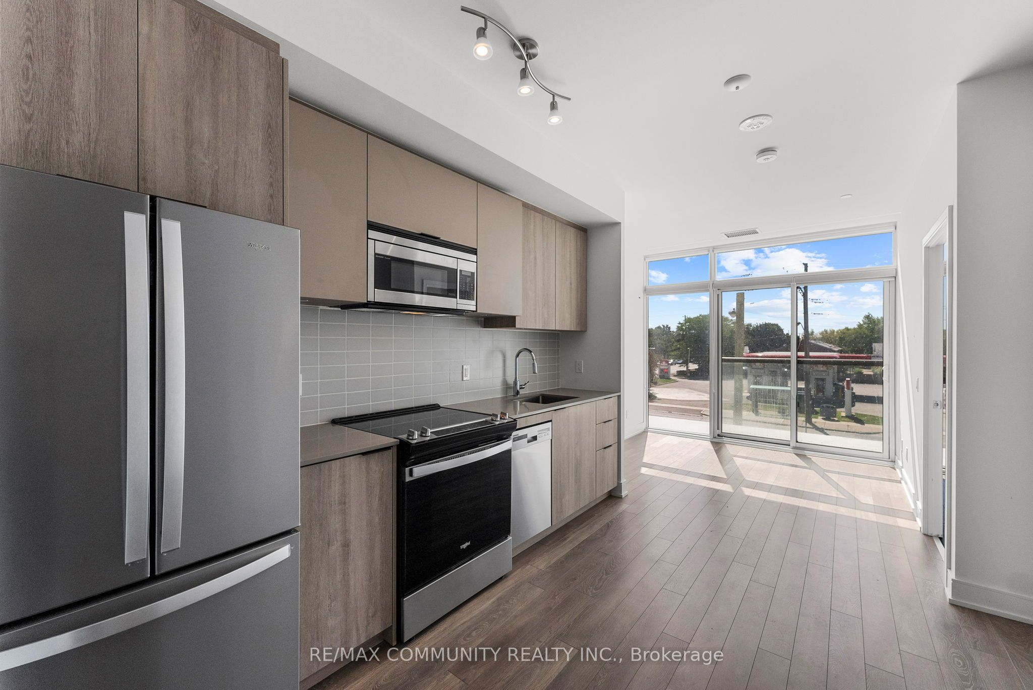 1350 Ellesmere Road 206