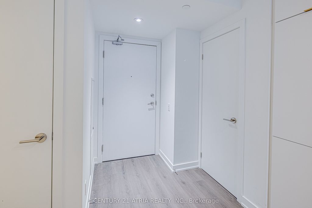 Photo of 8 Wellesley Street W #1702, Toronto, ON M4Y 0J5 (MLS # C12771892)