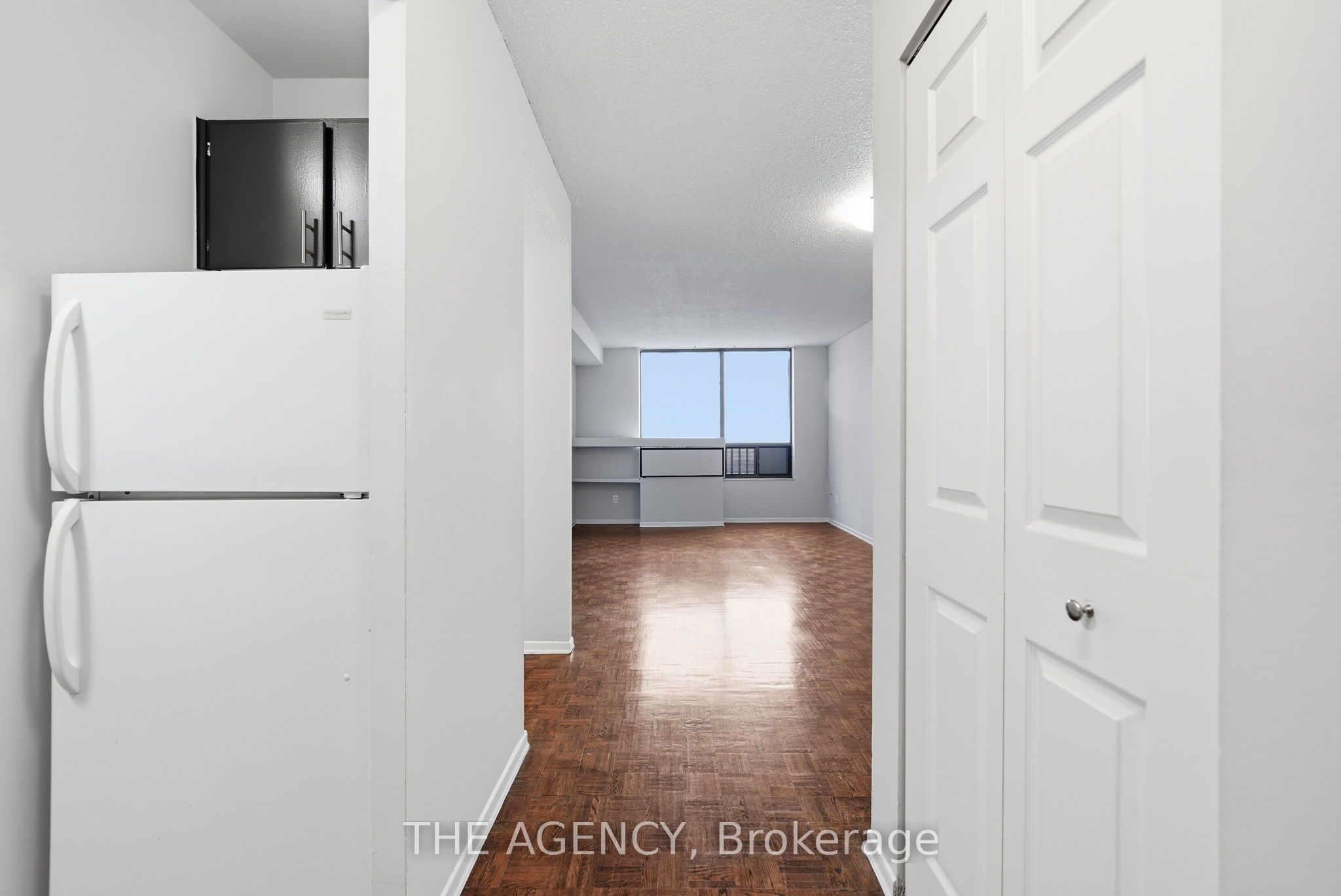 2350 Dundas Street W 2204A