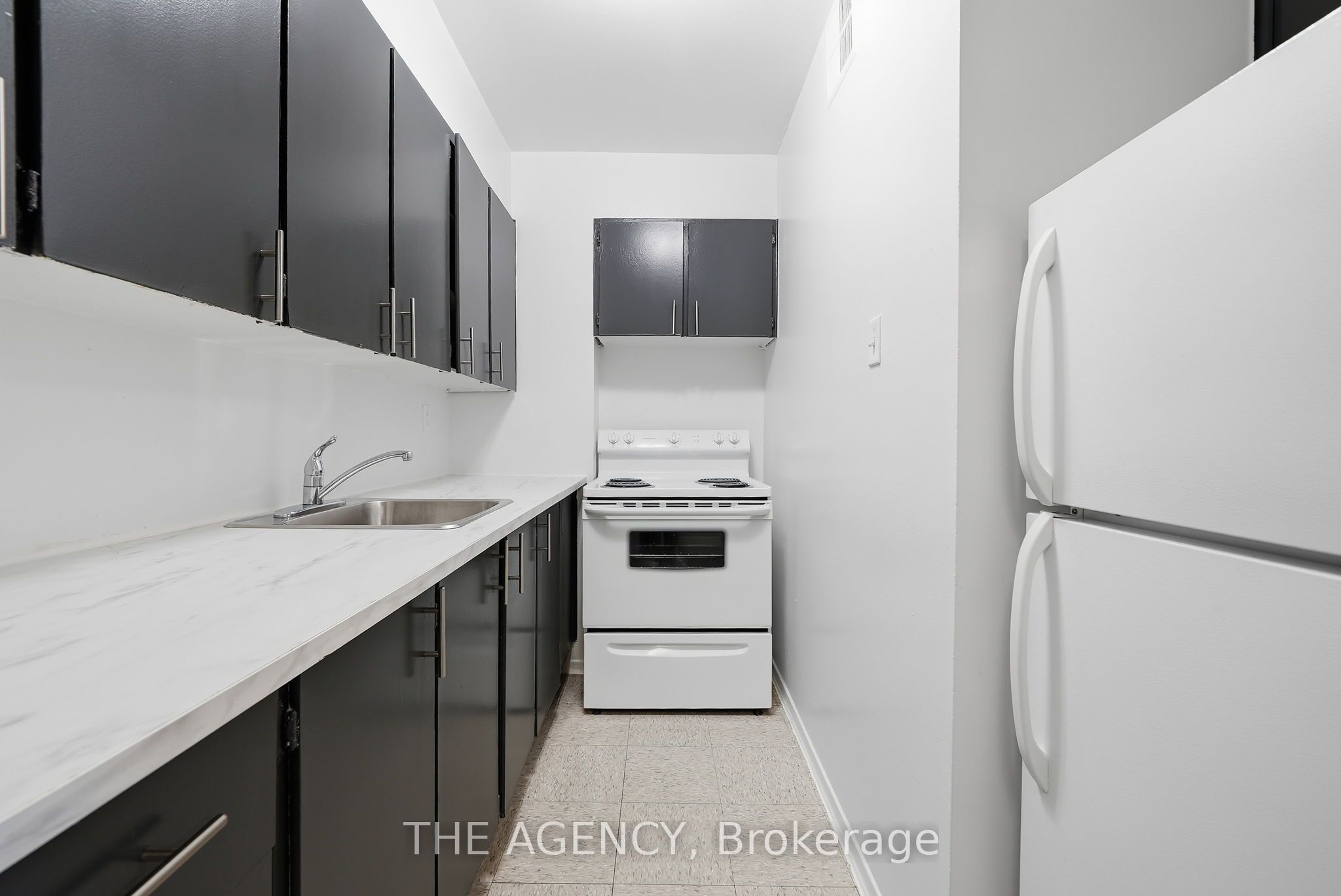 2350 Dundas Street W 2204A