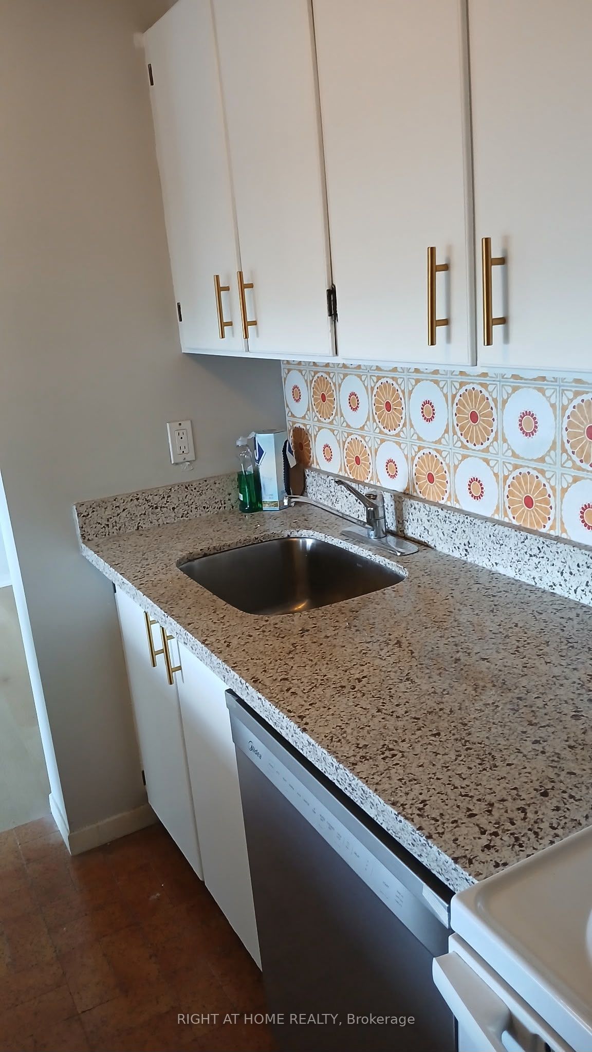 40 Bay Mills Boulevard 401